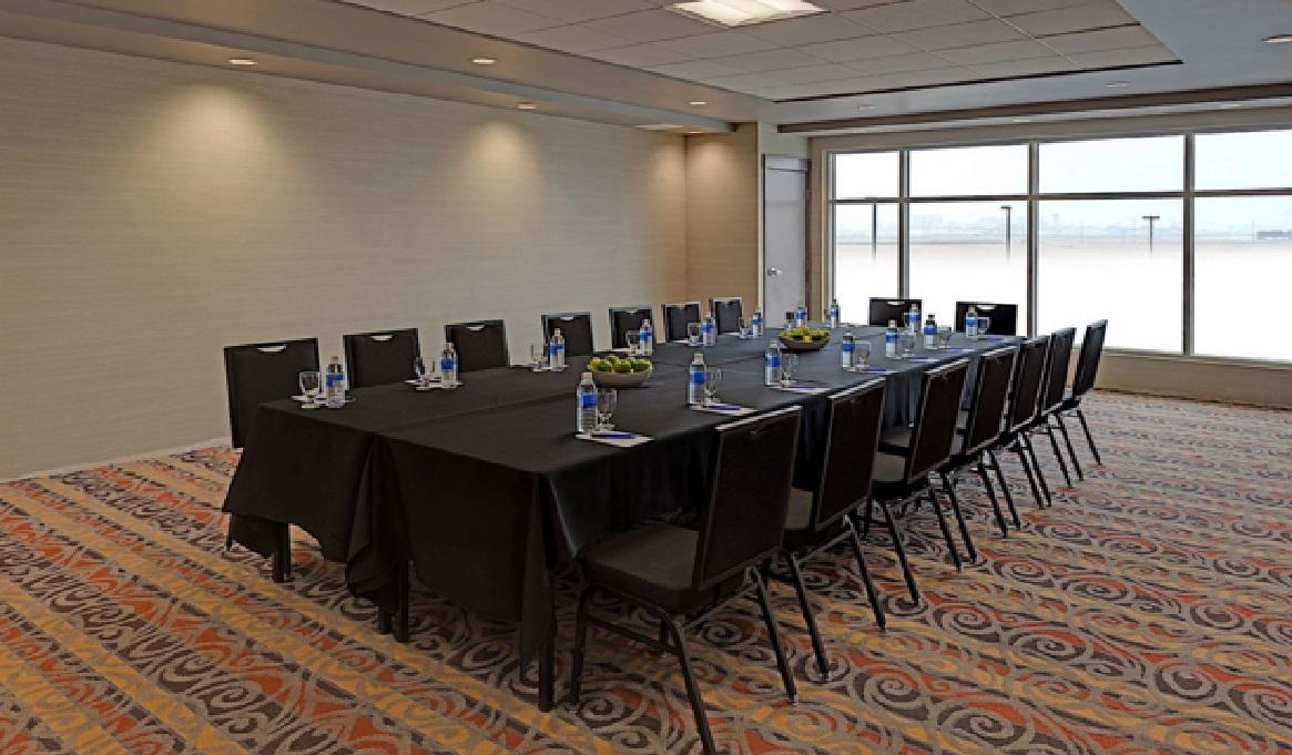 Hotel Clique Airport 4*